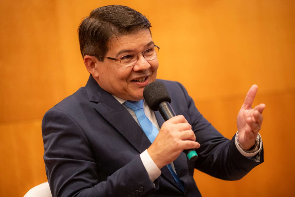 ريبيرو: الاستثمار في القطاع يمكن أن يخلق فرص عمل وتنمية في الولاية