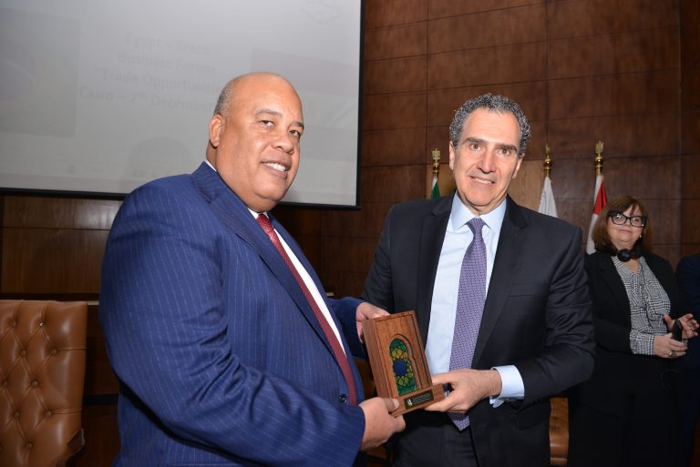 El-Ashry (L) and Dib: Leaders of the two chambers signed a protocol to expand business between the countries