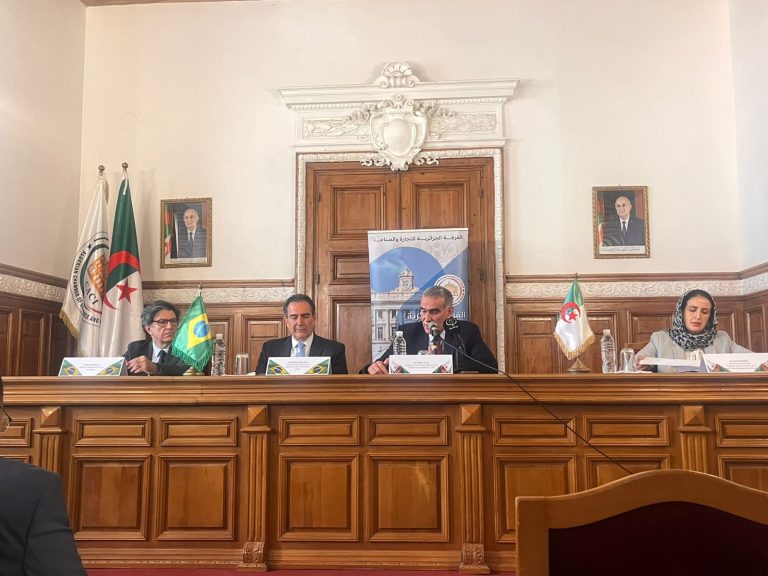 Missão fomenta comércio direto Brasil-Argélia Seminário ocorreu na Câmara de Comércio e Indústria da Argélia