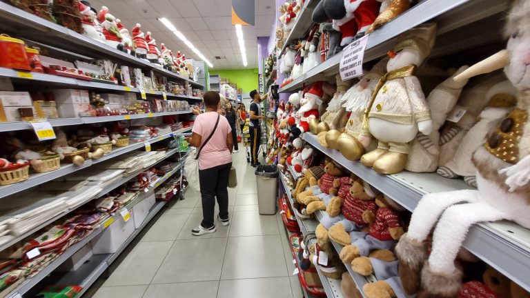 Brasil: consumo de importados é o maior em 20 anos Brasileiro consumiu mais produtos importados em 2024