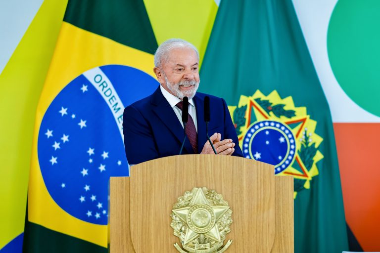 Lula consultou Abbas sobre reconstrução da região