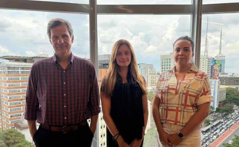 Mohamad Orra Mourad, Marina Sarruf e Fernanda Baltazar falam ao podcast da ANBA