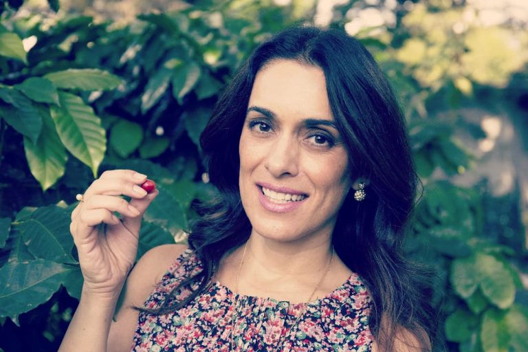 Oriunda da moda e da arquitetura, Maria Carolina Freire hoje trabalha com café