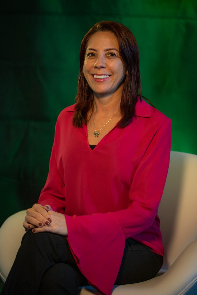 فرناندا تقود برنامج الأطعمة الحِرَفية