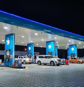 Posto de gasolina da estatal Adnoc: país afirma que sua produção é competitiva em termos de custo