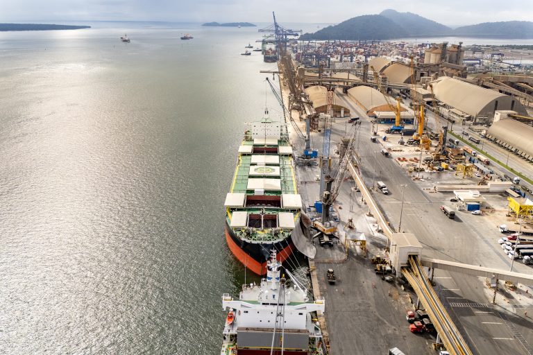 Port of Paranaguá handles the largest volume of fertilizers imported by Brazil