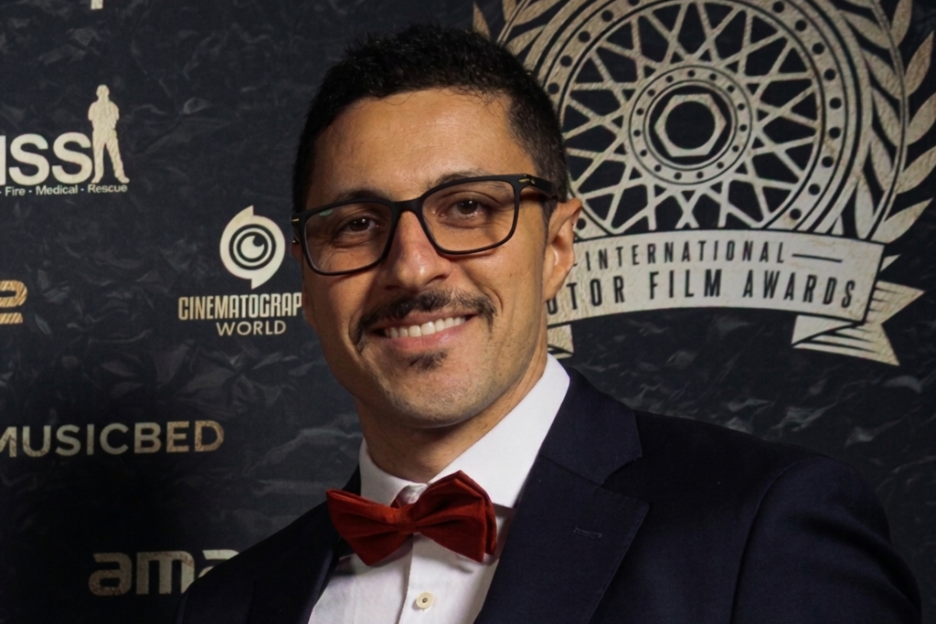 Formado em Jornalismo e Cinema, Rafael lidera projeto da minissérie