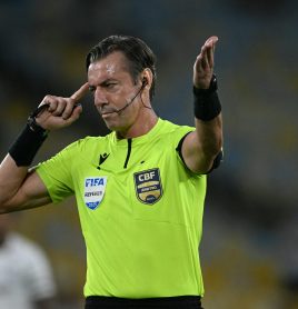 Árbitro brasileiro apita partida nos Emirados