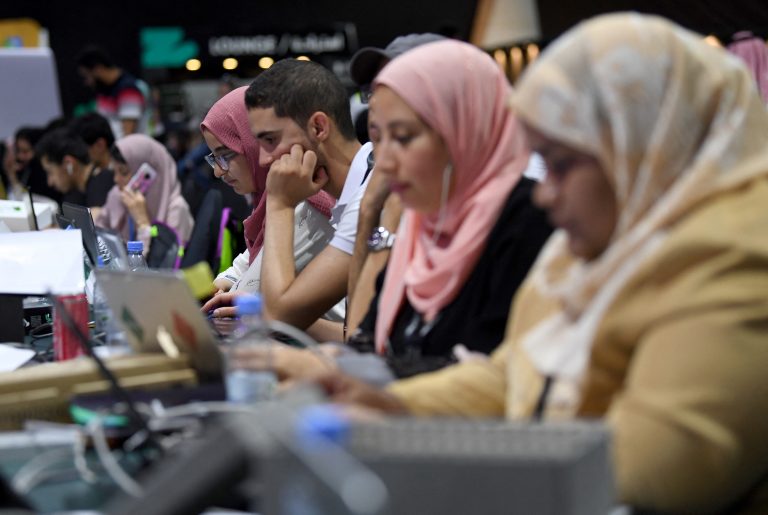 Participantes de hackathon promovido em Jeddah, na Arábia Saudita, em 2018