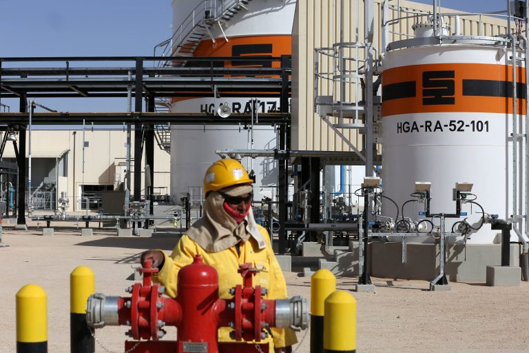 IMF recommends economic diversification in Algeria Separation and compression center HGA Sud - Hassi messaoud (Ouargla), affiliated with the Sonatrach group, in Algeria on February 22, 2023, This important center will have to produce 60,000 barrels of crude oil / day and nearly 2 million m3 of natural gas, coming fields located in the southern region of Hassi Messaoud, in particular the fields of Hassi Tarfa, Hassi Dzabat and Hassi Guettar, This project, the cost of which is estimated at more than one billion dollars, benefits from the recovery of flared gases which are sent to the Hassi Messaoud fields to separate condensates, LPG and natural gas (Photo by Billel Bensalem/APP/NurPhoto) (Photo by APP / NurPhoto via AFP)