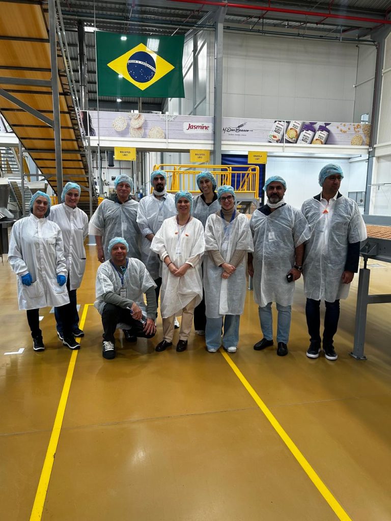 Linha de produção da Jasmine: produtos tipicamente brasileiros atraem o interesse dos compradores
