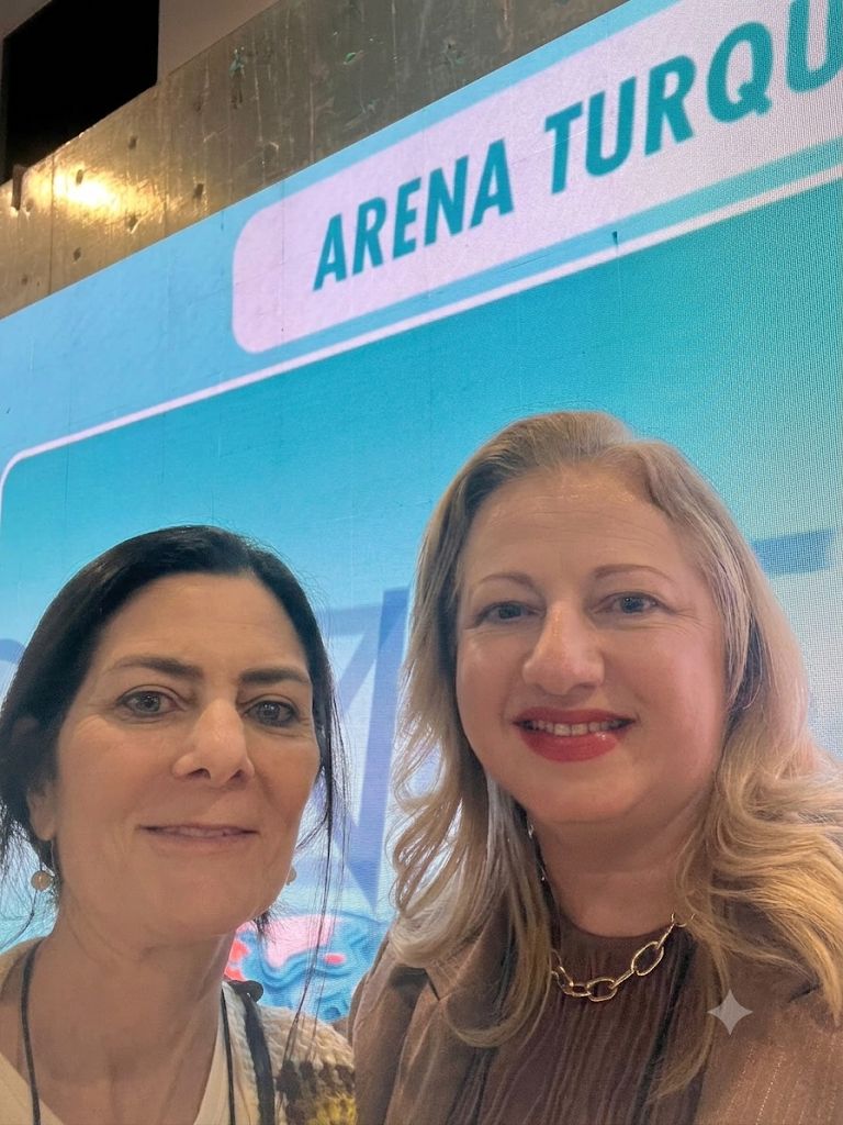 Claudia Haddad Yazigi com CEO do grupo Sabin, Lídia Abdalla