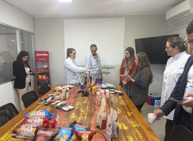 As empresas ofereceram degustação dos seus produtos aos empresários árabes