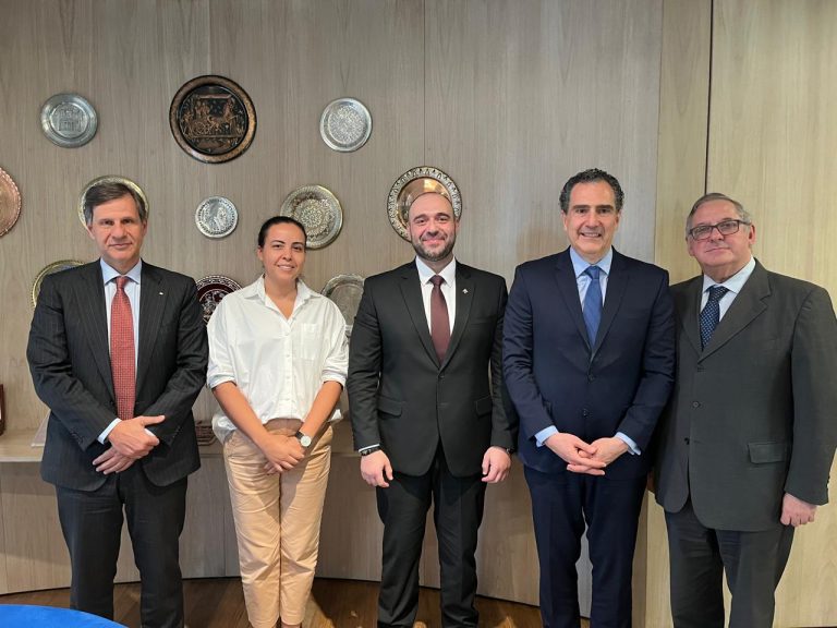 Novo cônsul-geral do Líbano visita Câmara Árabe Mourad, Baltazar, El-Khoury, Dib e Abdouni: conversa sobre oportunidades de ampliar exportações e importações