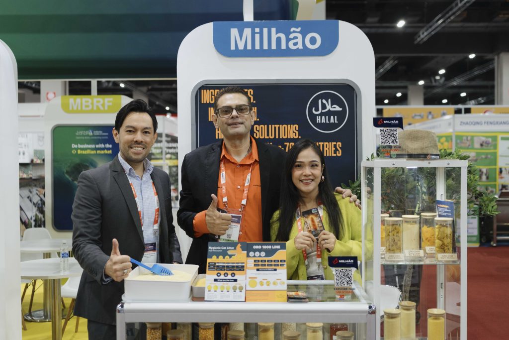 Jurandir de Paula (ao centro): negócio fechado na feira e novos contatos