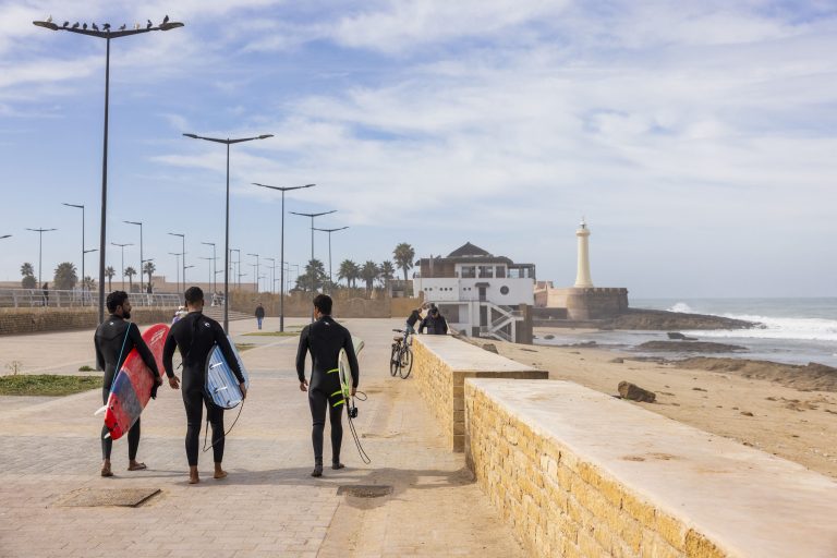 Rabat é procurada para a prática de surfe e para o lazer de praia
