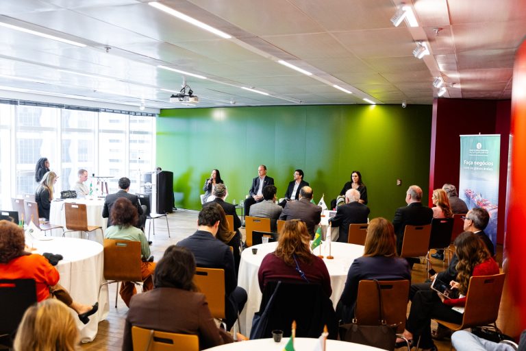 Empresários dividem experiências no mundo árabe O evento na Câmara Árabe: participar de eventos internacionais é fundamental no processo de internacionalização de uma empresa