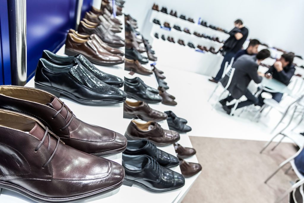 Emirados aumentam importação de calçados em 45%