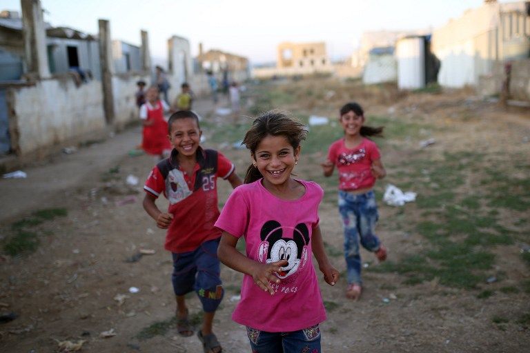 Metade de crianças refugiadas são sírias e afegãs