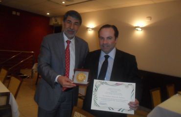 Arab Brazilian Chamber president accepts Palestinian medal