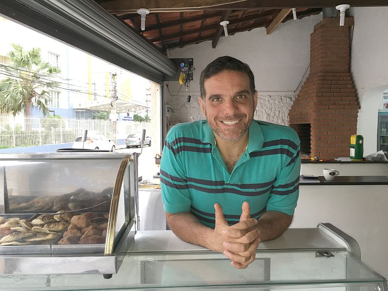 Restaurante de refugiado abre as portas