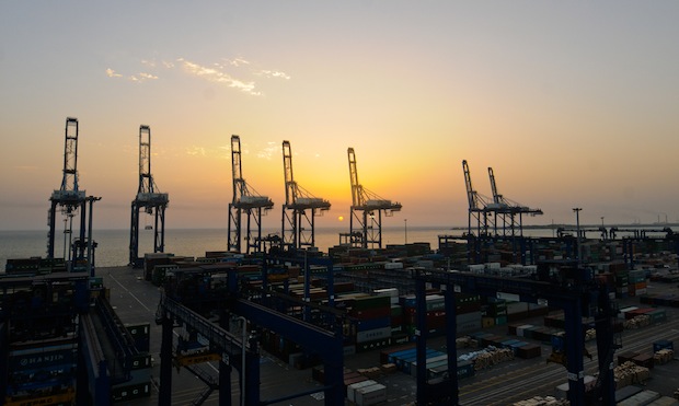 Porto saudita recebe US$ 192 milhões