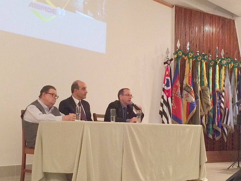 Indústria de defesa vai a feira no Líbano