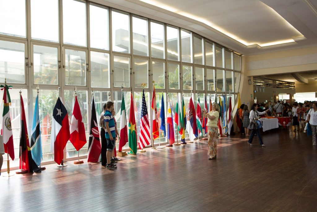 Feira mostra cultura de mais de 100 países