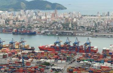 Brazil’s trade balance runs surplus