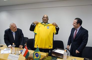 Omani delegation pays visit to Arab Chamber