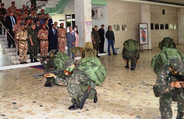 Oman’s delegation visits military facilities