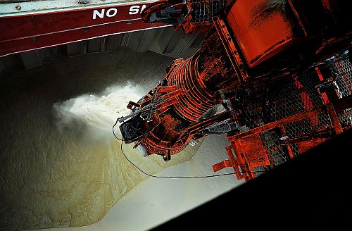 Início do mês tem superávit de US$ 320 milhões