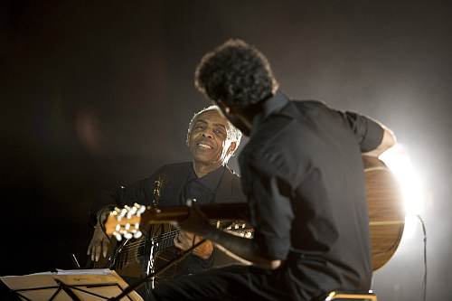 Gil canta em países árabes