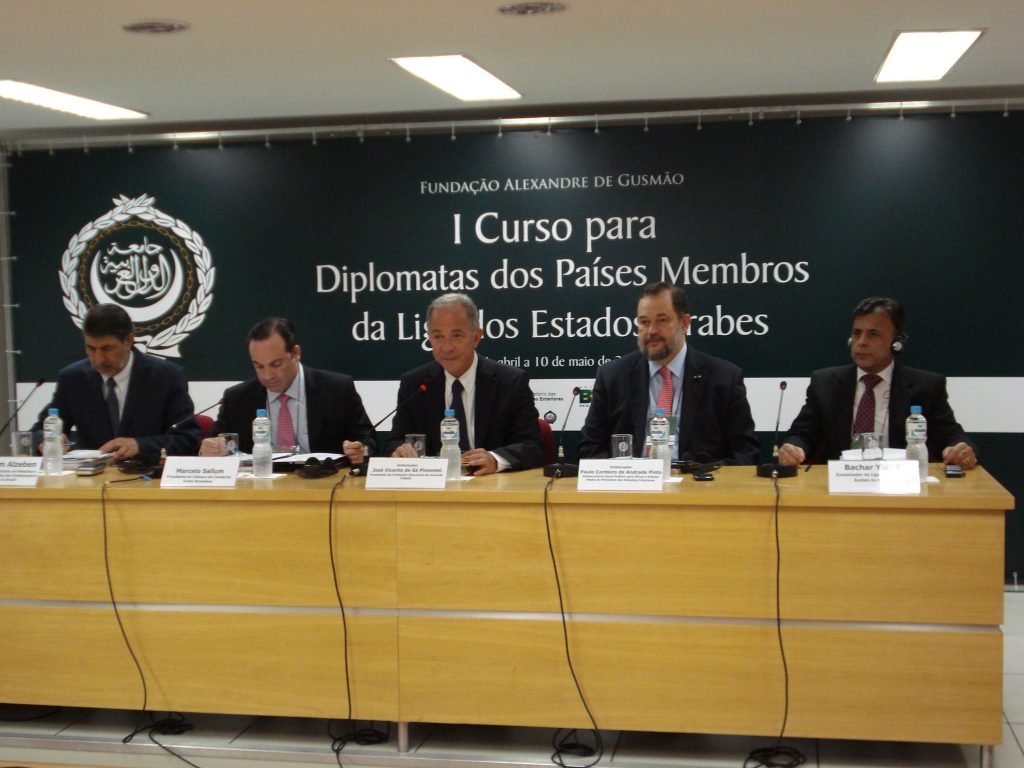 Diplomatas árabes estudam o Brasil