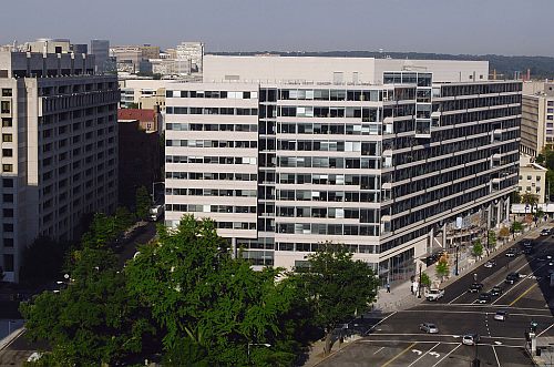 Fundo corta previsão de crescimento do mundo árabe