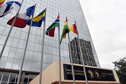 Argélia obtém financiamento de 900 milhões de euros