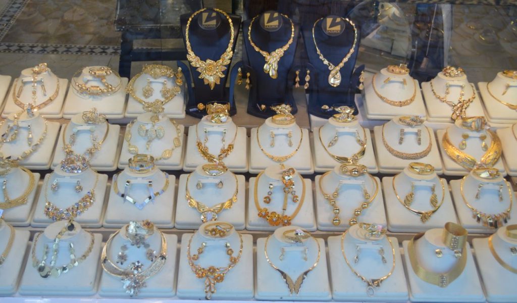 Emirados: comércio de produtos não petrolíferos cresce