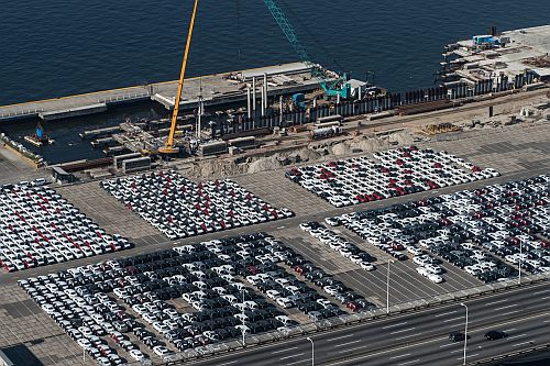 Balança segue superavitária em maio