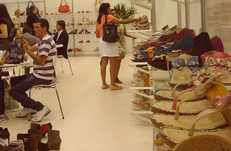 Venda de calçados aos Emirados avança 34%