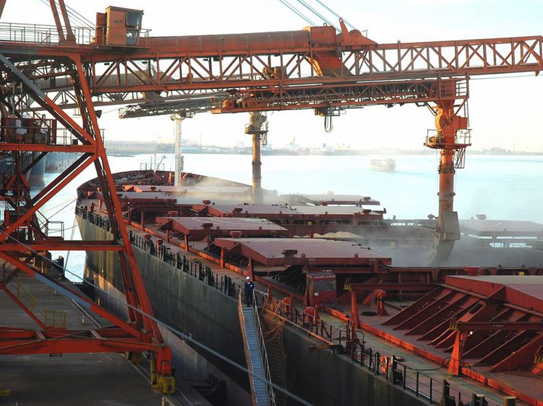 Balança comercial volta a registrar superávit