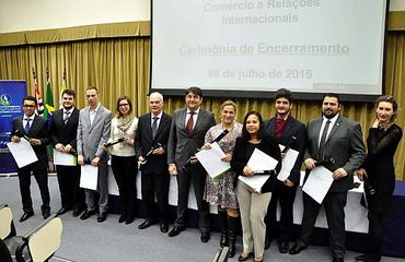 Arab Chamber staff complete exclusive post-grad degree