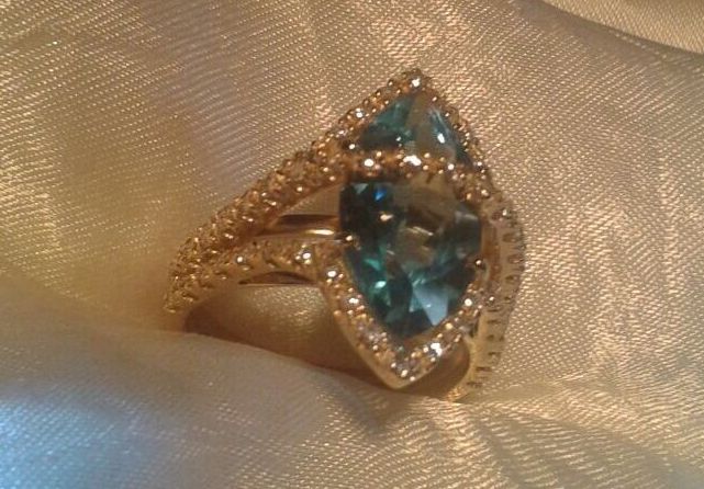 Brasileiras vendem joias de diamante em Dubai