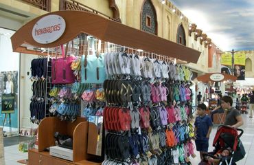 Footwear sales to Arabs counter trend