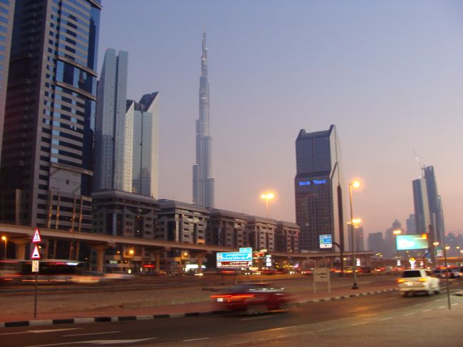 Emirados crescerão 4,75% em 2014